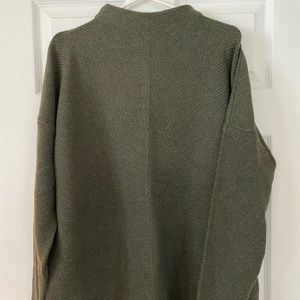 Denver Hayes Sweater, brand new without tags. Size XL. Green